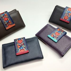 Cartera Triple con Aplicación Huichol